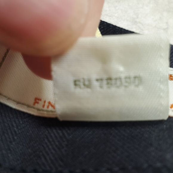 Banana Bay Dark Blue Floral Pencil Skirt. 100% Silk. 14 - Picture 3 of 7